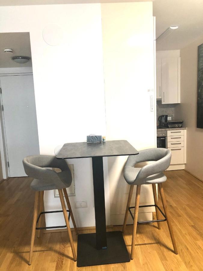 Amazing Austria Center Apartment Near Uno City Wien Eksteriør bilde