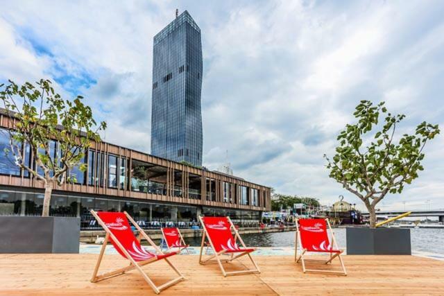 Amazing Austria Center Apartment Near Uno City Wien Eksteriør bilde